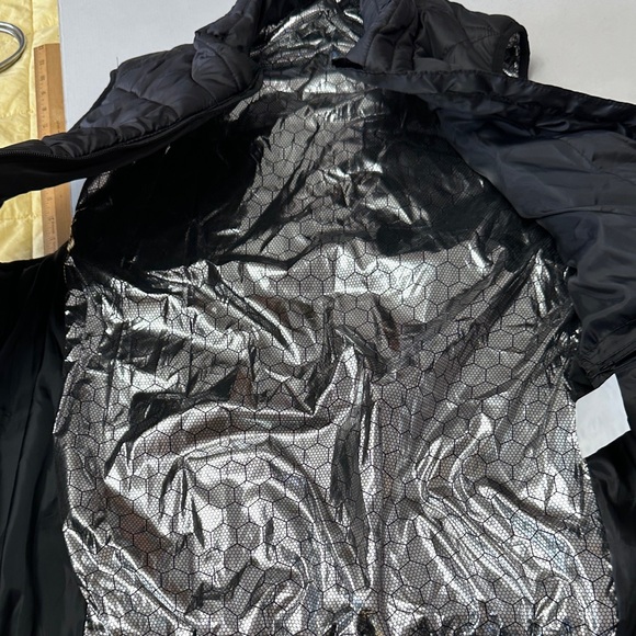 Black Quilted Vest with heated  Lining - Picture 3 of 3